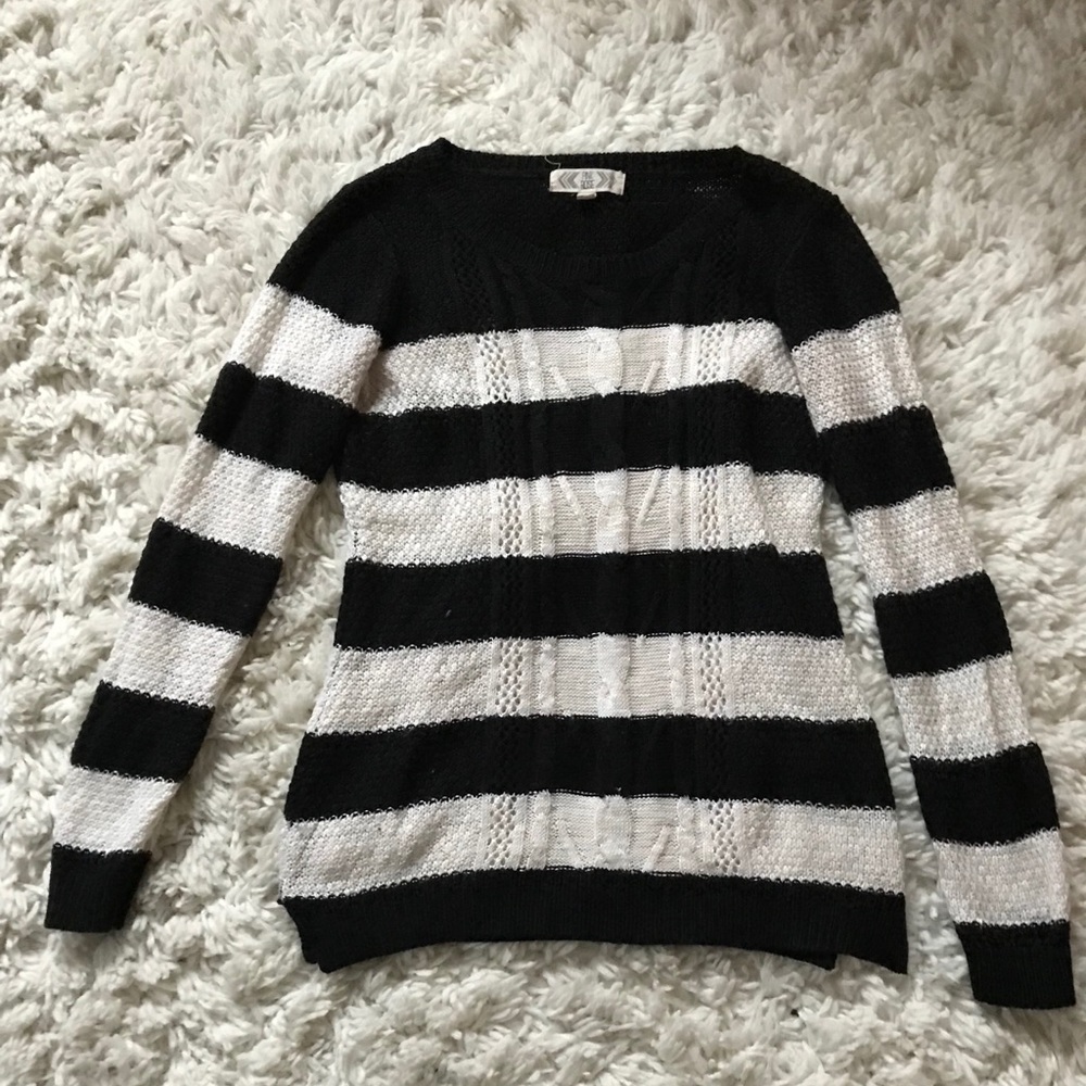 Cuddly knit black and white sweater